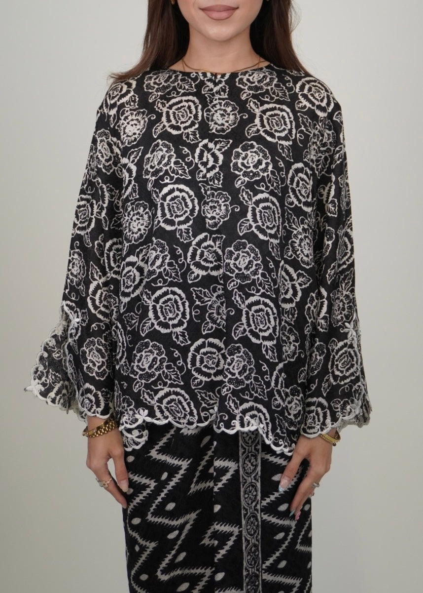 Chinta in Black