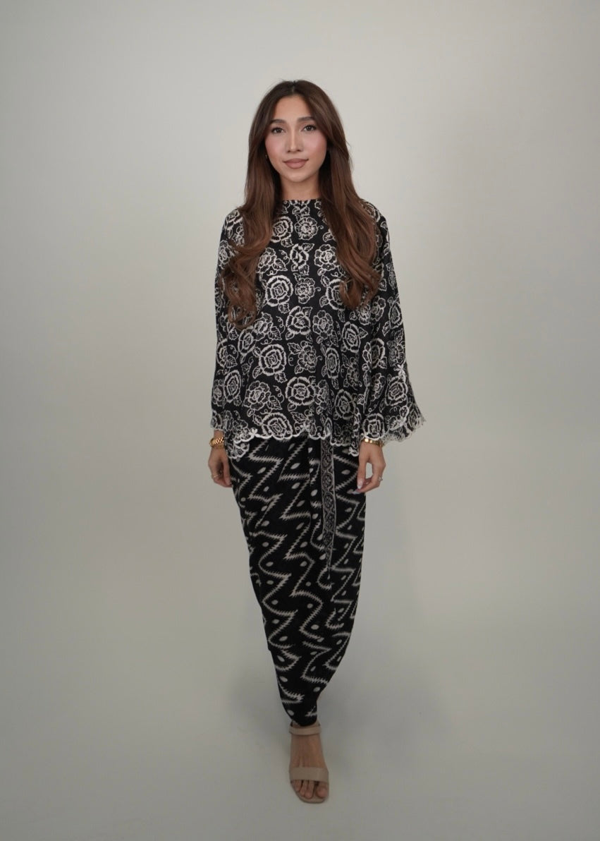 Chinta in Black