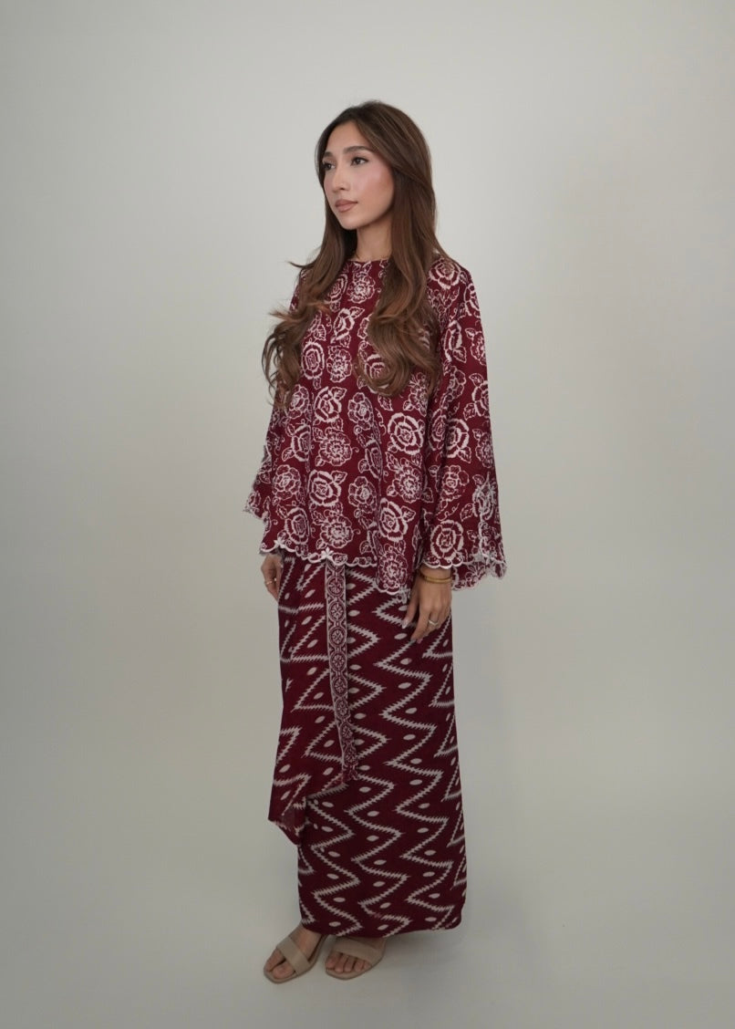Chinta in Maroon