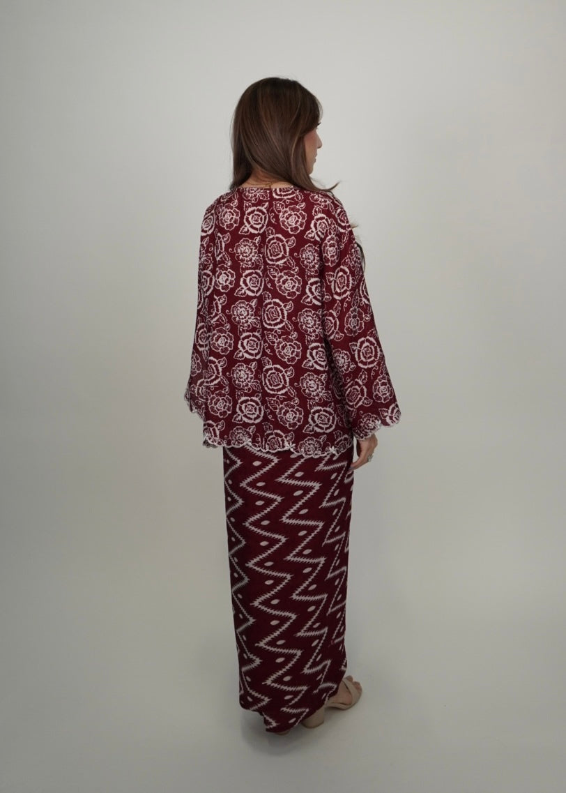 Chinta in Maroon
