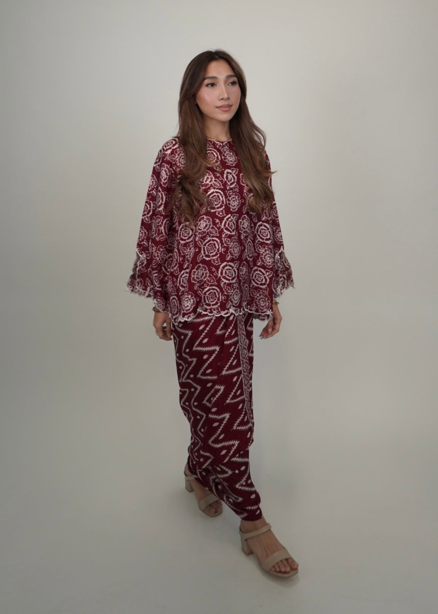 Chinta in Maroon