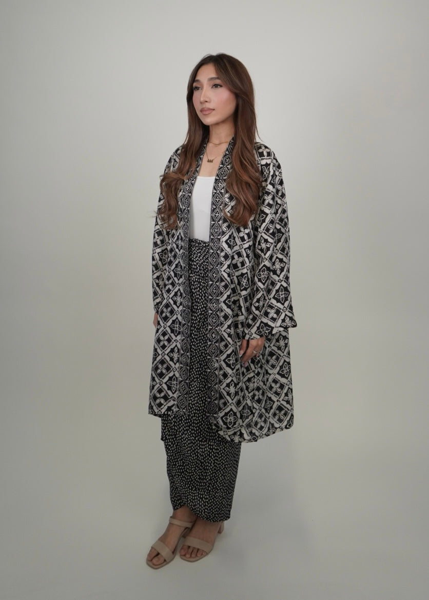 Salina Outerwear In Black