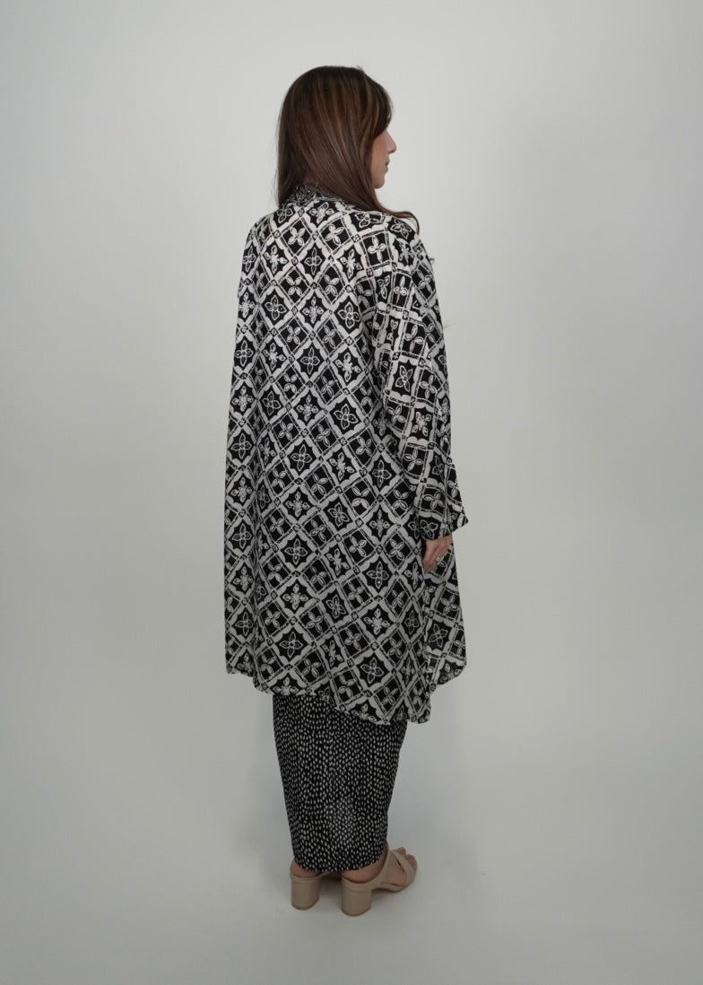 Salina Outerwear In Black