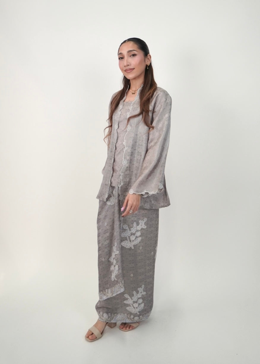 Ikat Kuntum in Grey