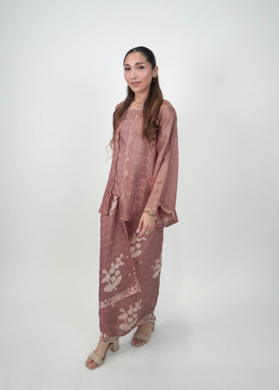 Ikat Kuntum in Rosy Brown