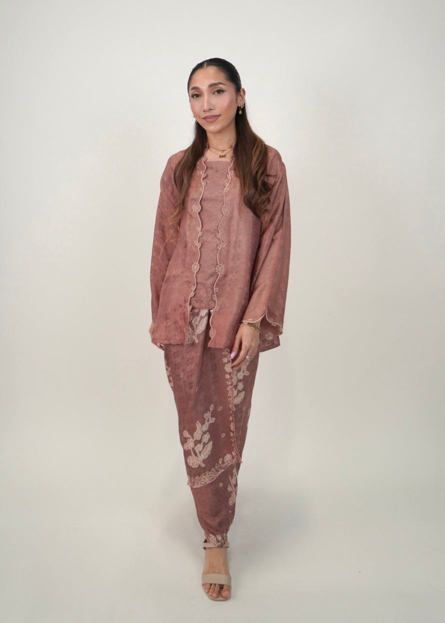 Ikat Kuntum in Rosy Brown