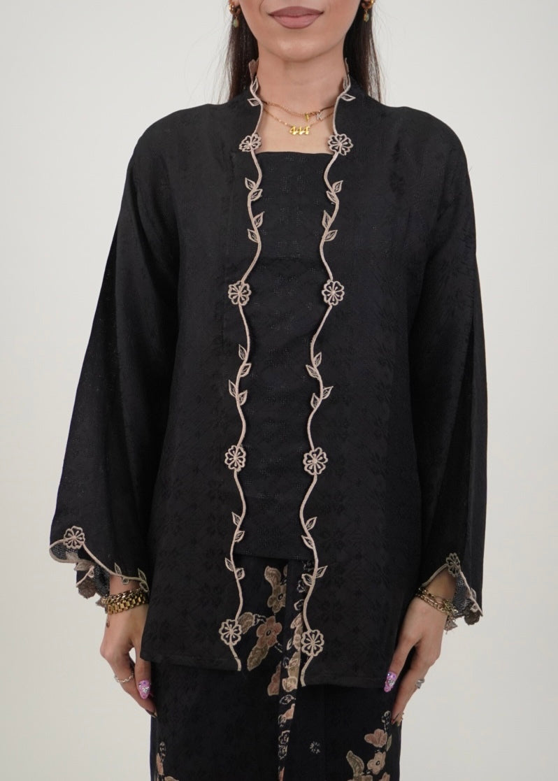 Ikat Kuntum in Black