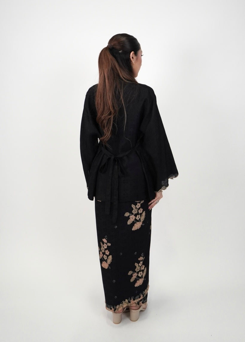 Ikat Kuntum in Black