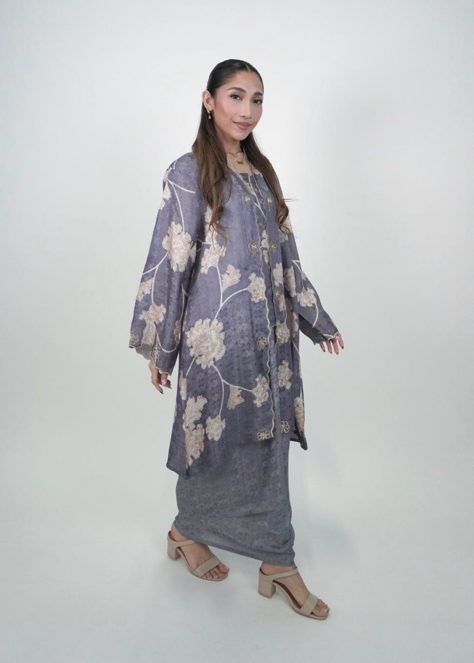 Kuntum Long in Ash Grey