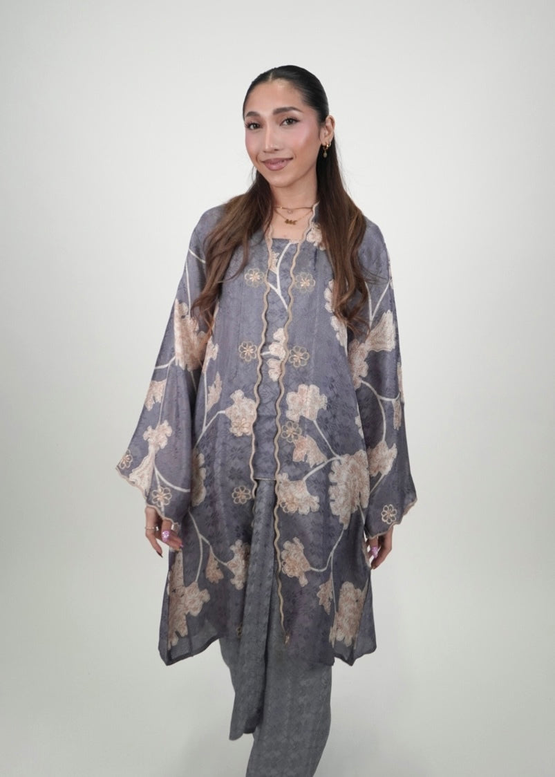 Kuntum Long in Ash Grey