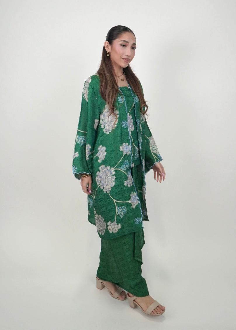 Kuntum Long in Emerald