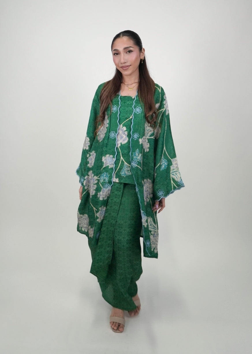 Kuntum Long in Emerald