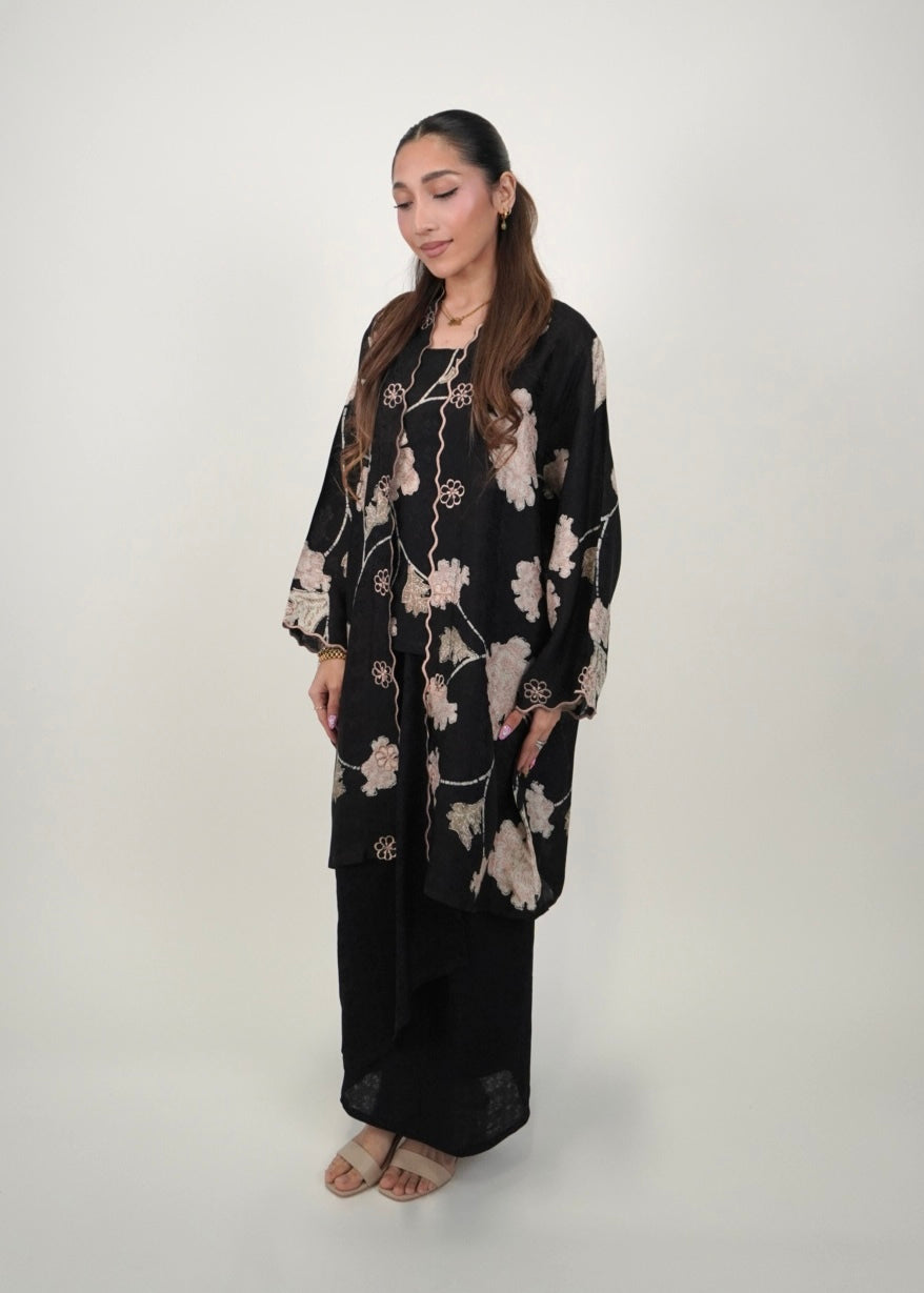 Kuntum Long in Black
