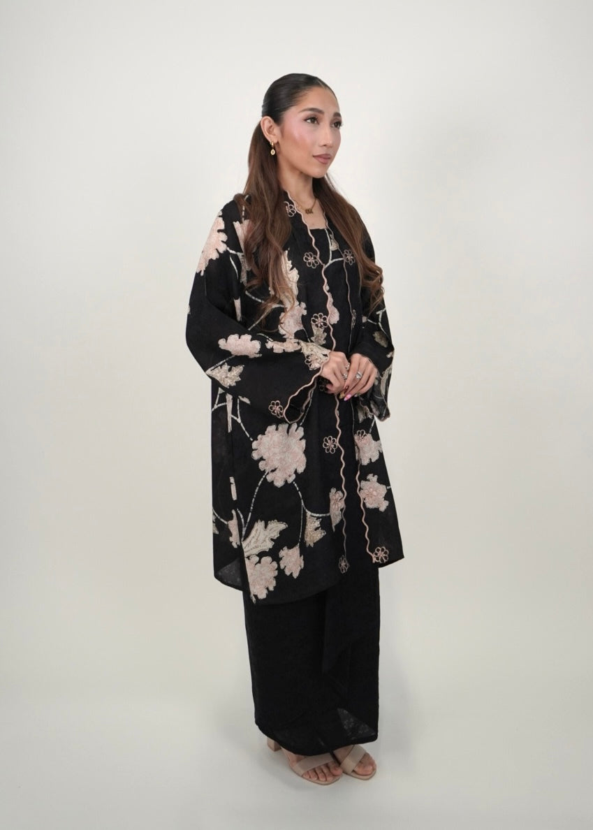 Kuntum Long in Black