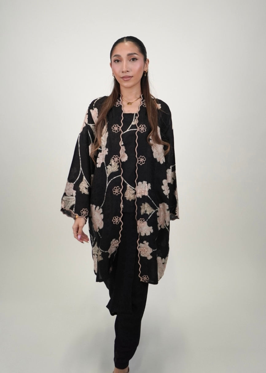 Kuntum Long in Black