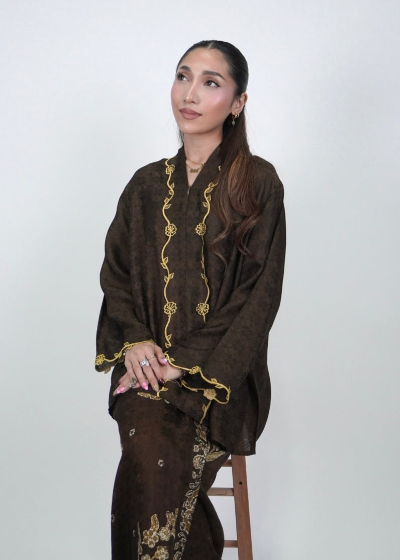Qaseh in Brown