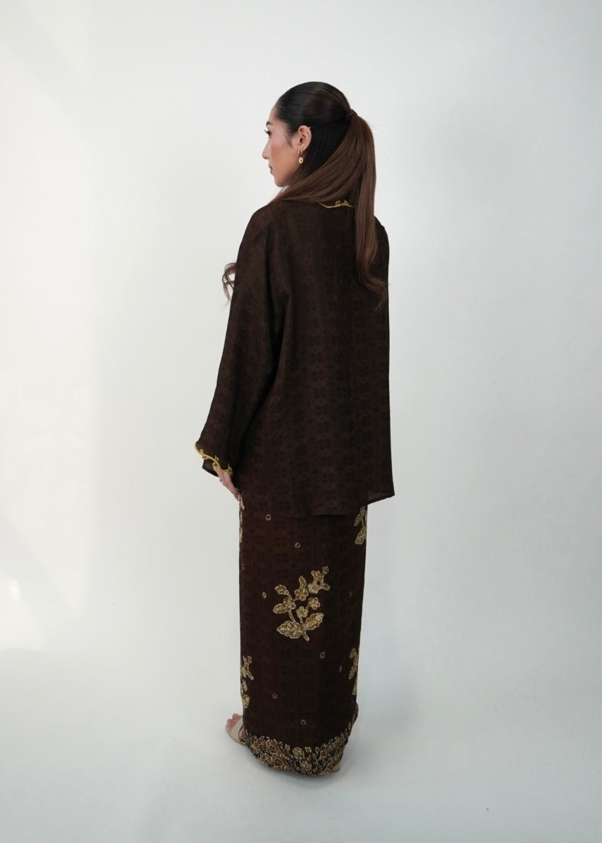 Qaseh in Brown