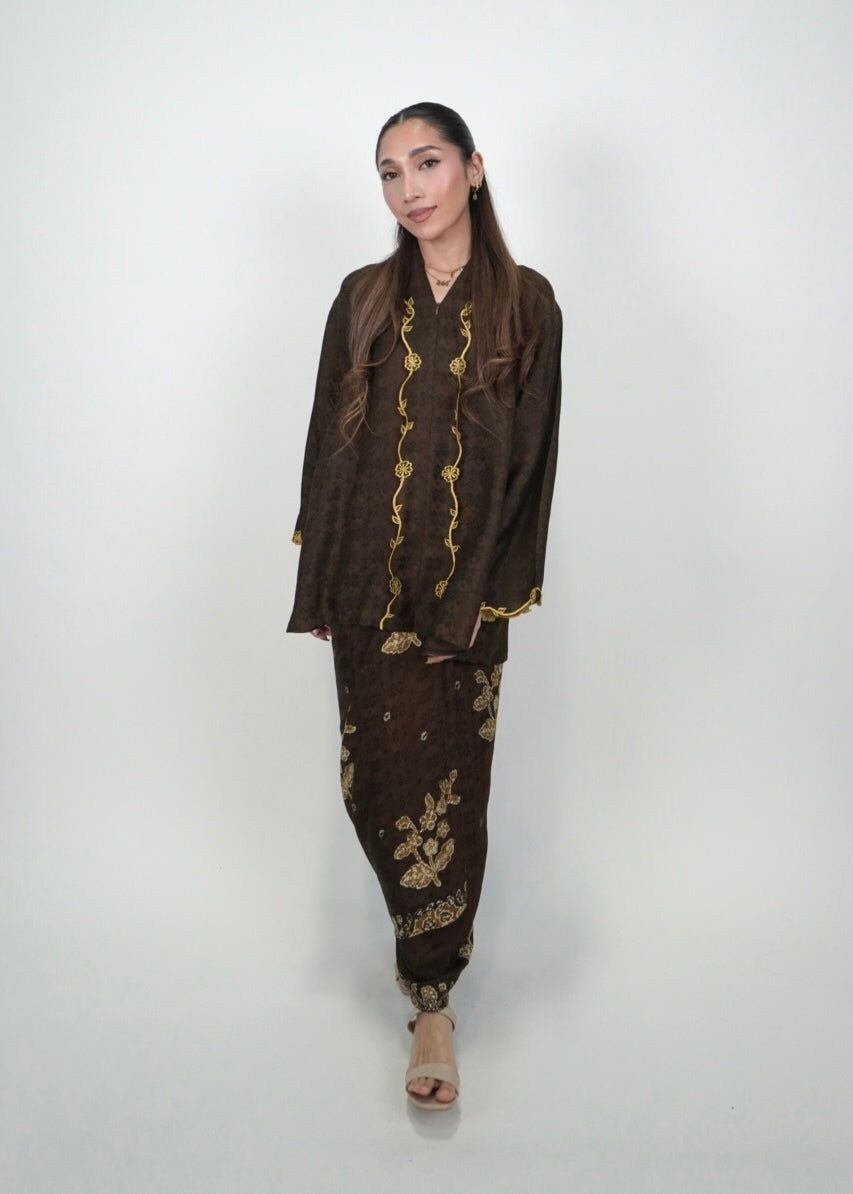 Qaseh in Brown