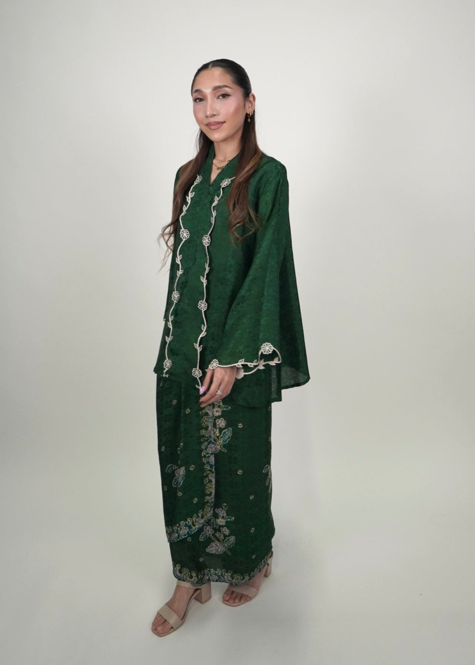 Qaseh in Dark Green