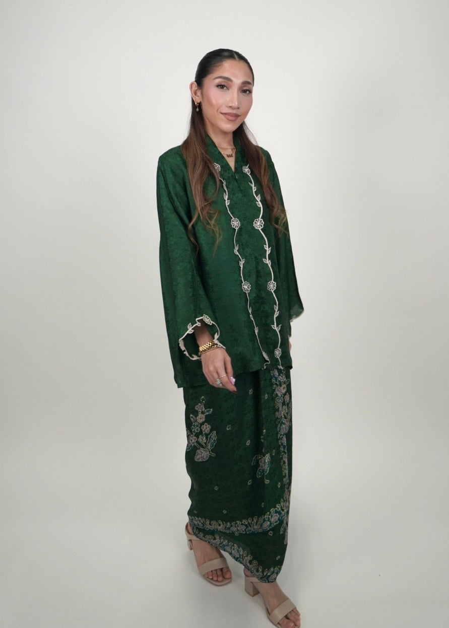 Qaseh in Dark Green