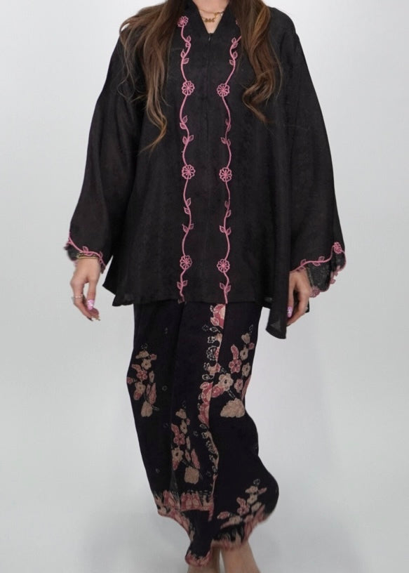 Qaseh in Black Rose