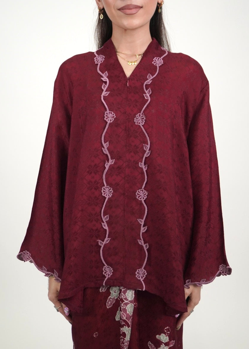 Qaseh in Burgundy