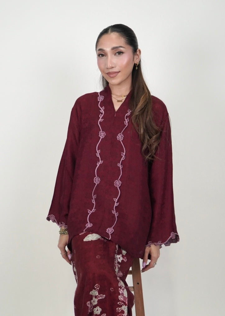 Qaseh in Burgundy