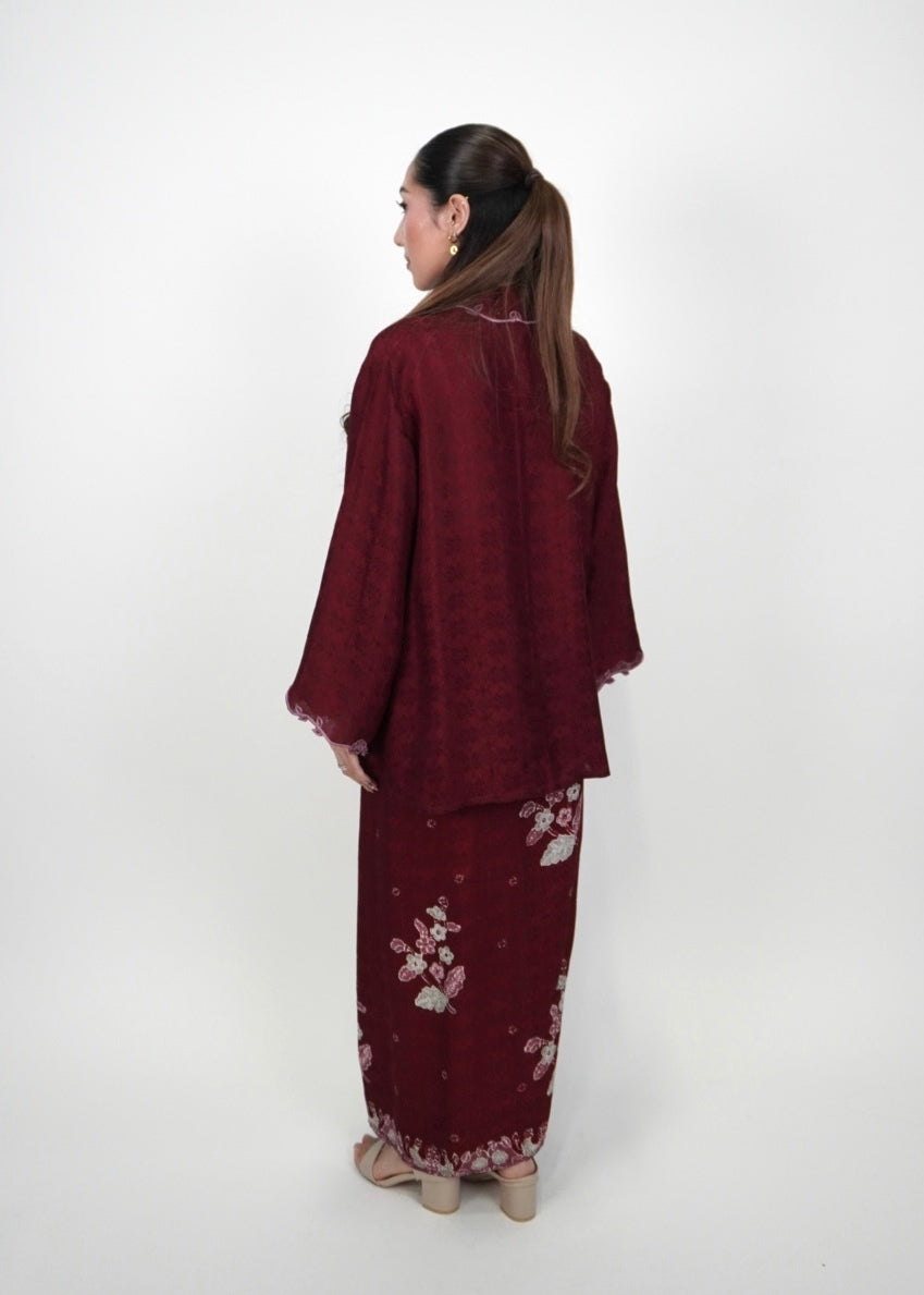 Qaseh in Burgundy