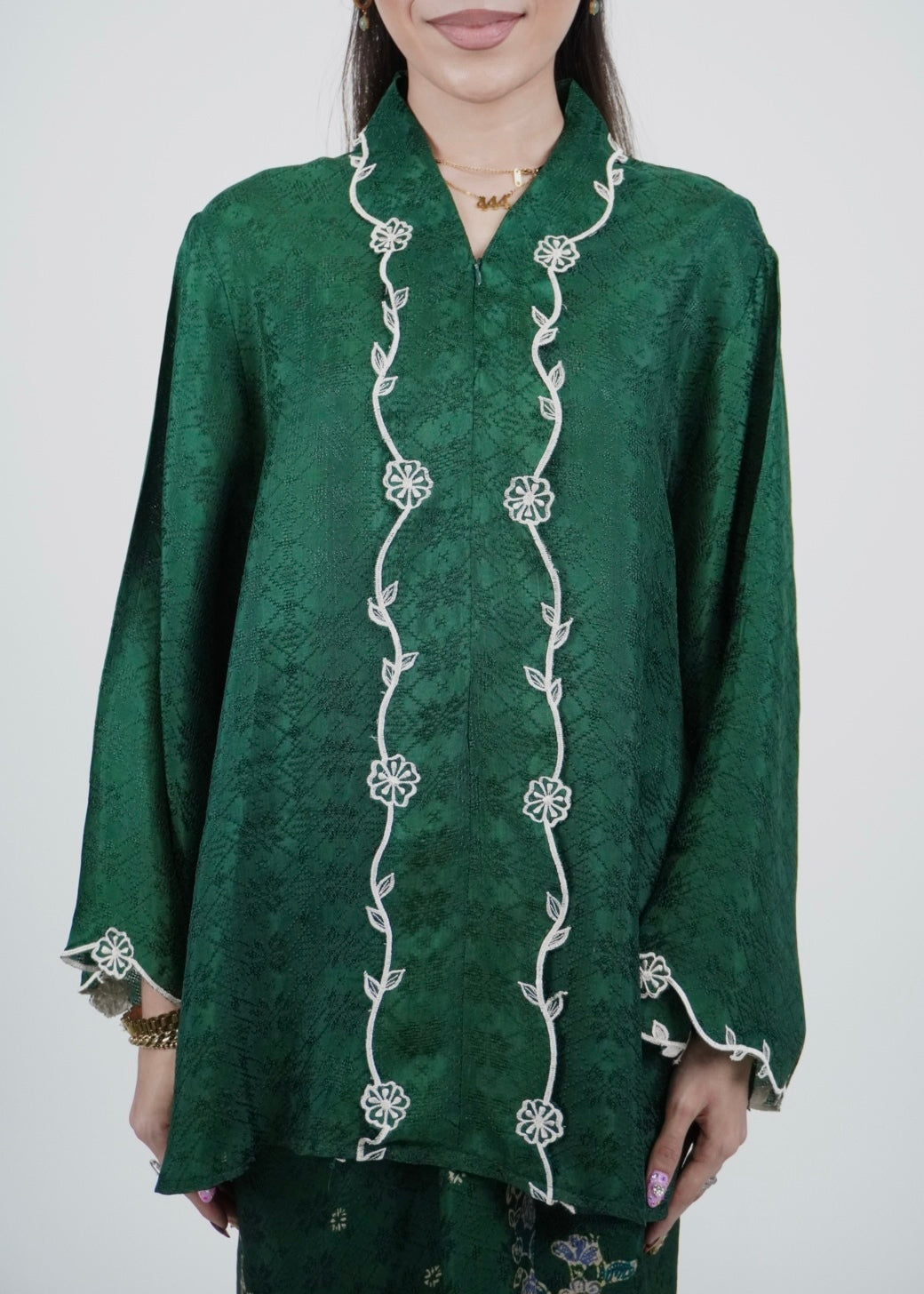 Qaseh in Dark Green