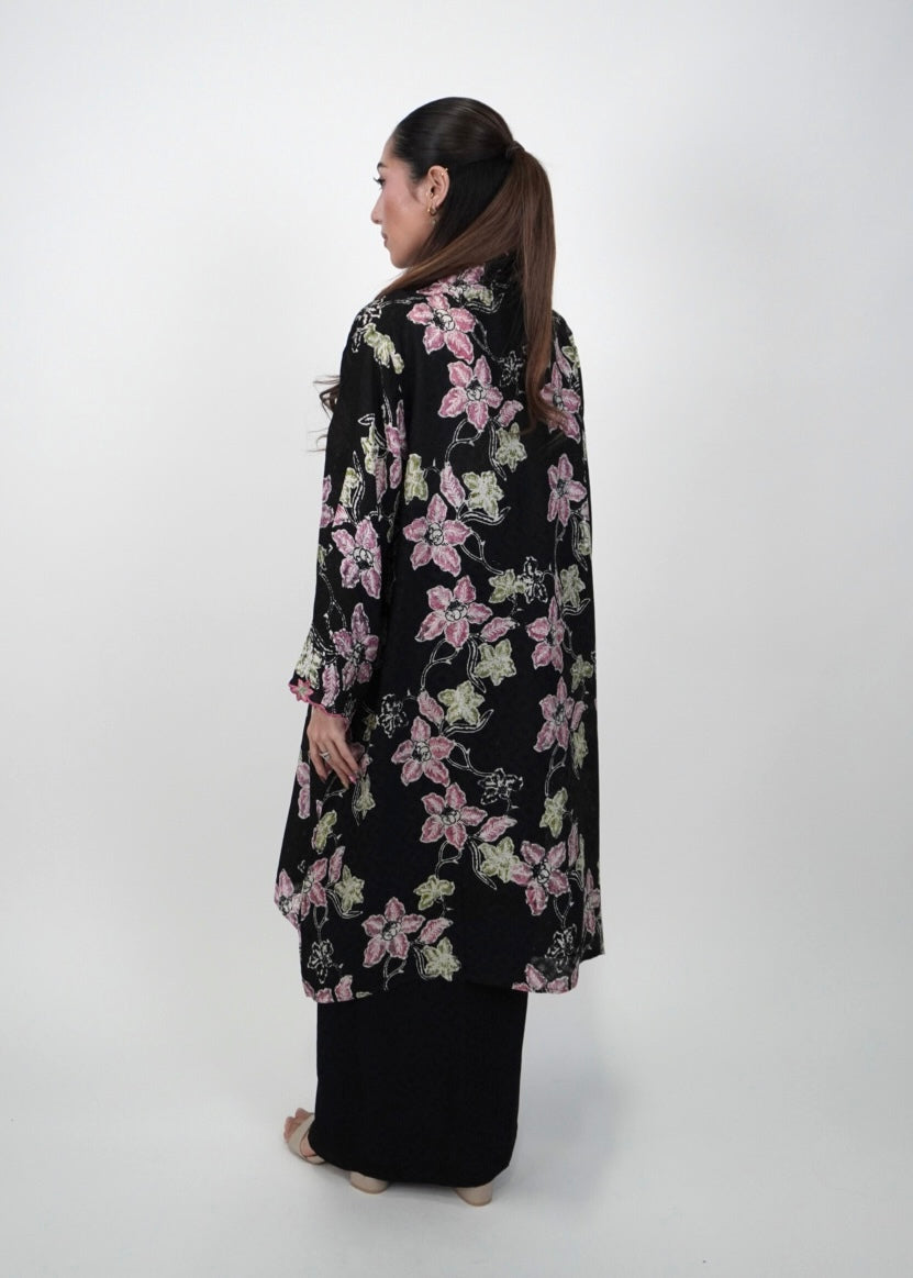 Kuntum Long Mekar in Black Berry