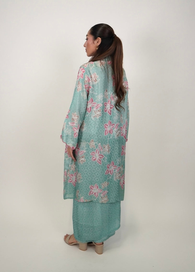 Kuntum Long Mekar in Tiffany