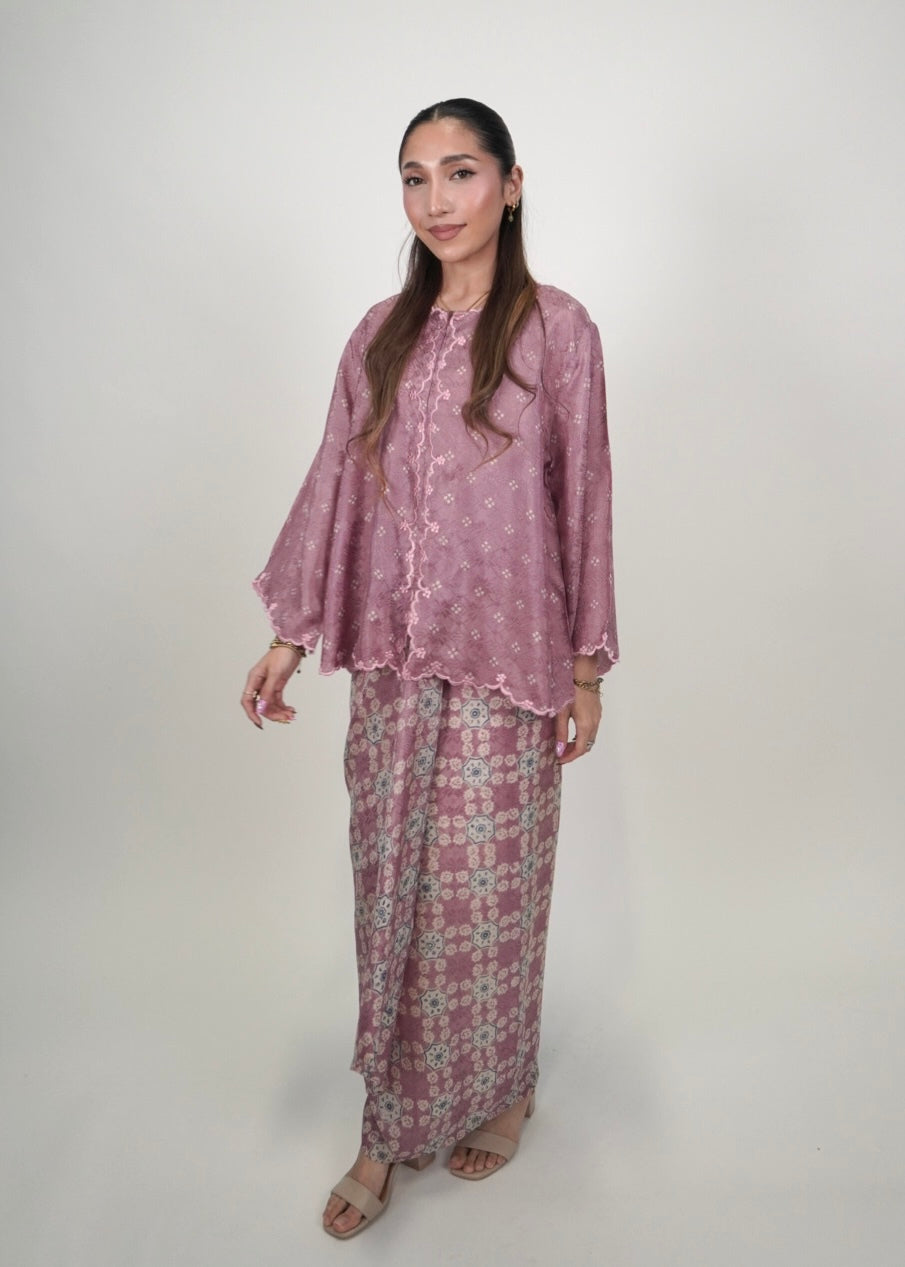 Qayla Dotty in Orchid Pink