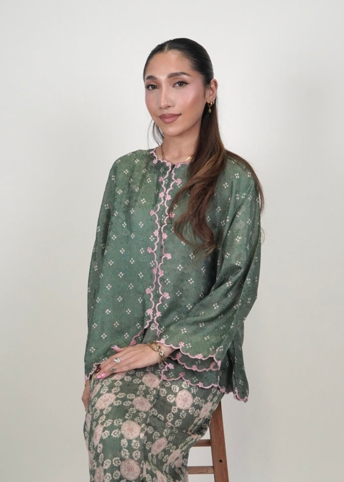 Qayla Dotty in Jade