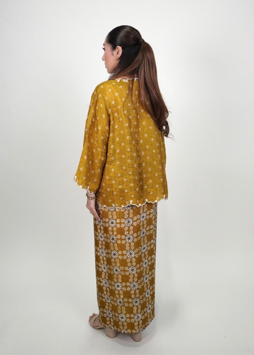 Qayla Dotty in Marigold