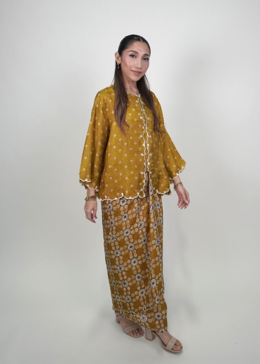 Qayla Dotty in Marigold