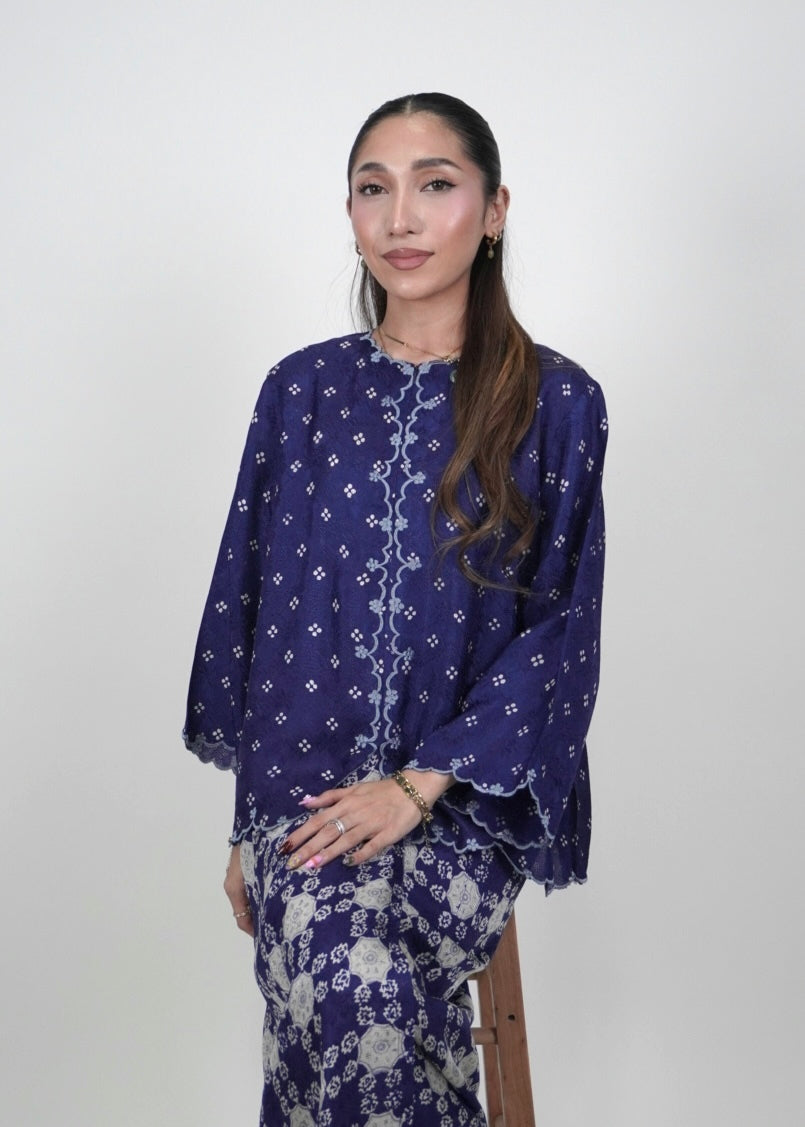 Qayla Dotty in Sapphire