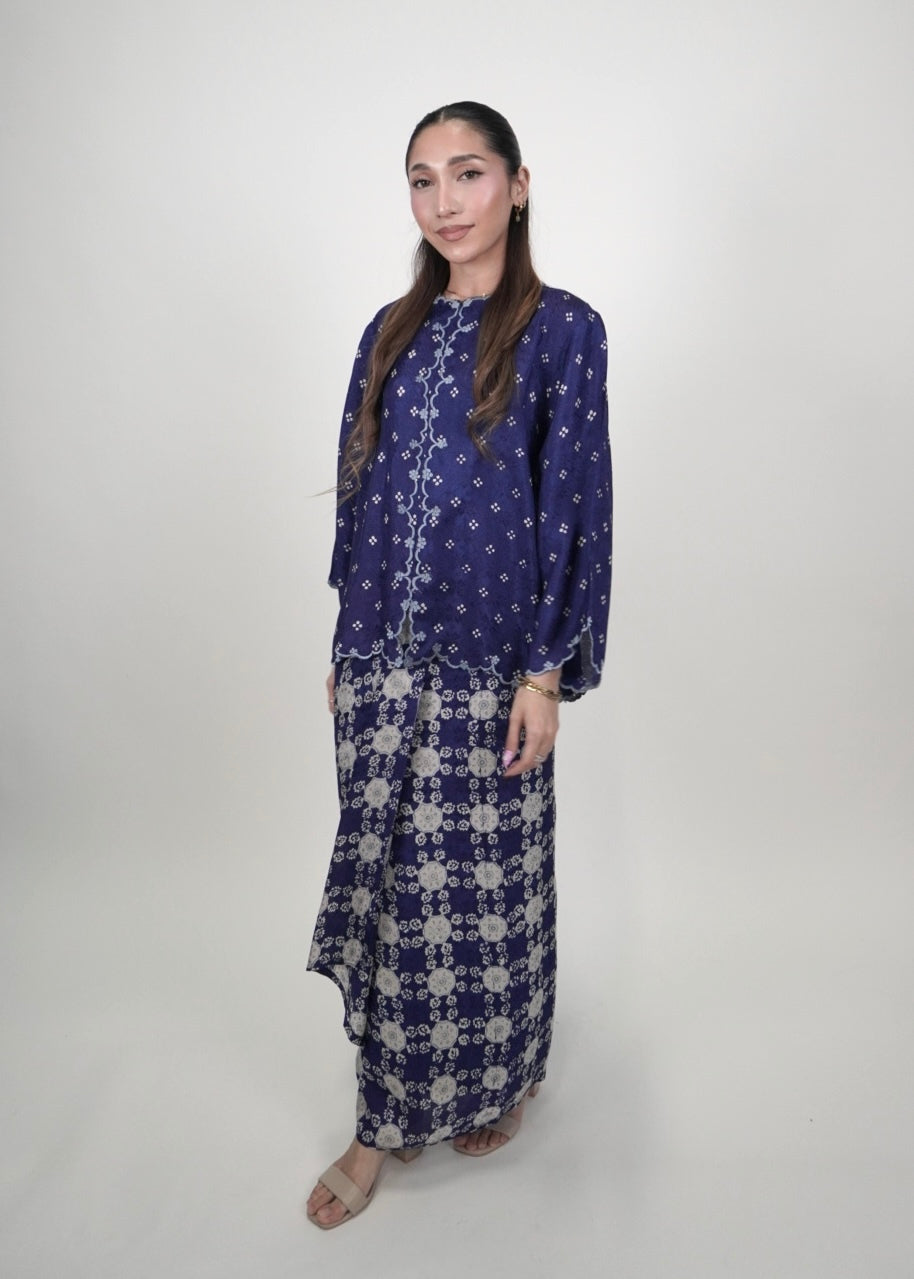Qayla Dotty in Sapphire