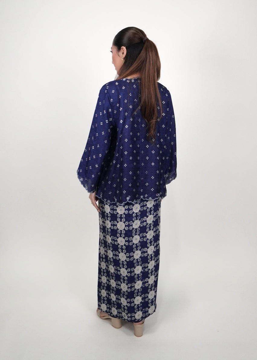 Qayla Dotty in Sapphire