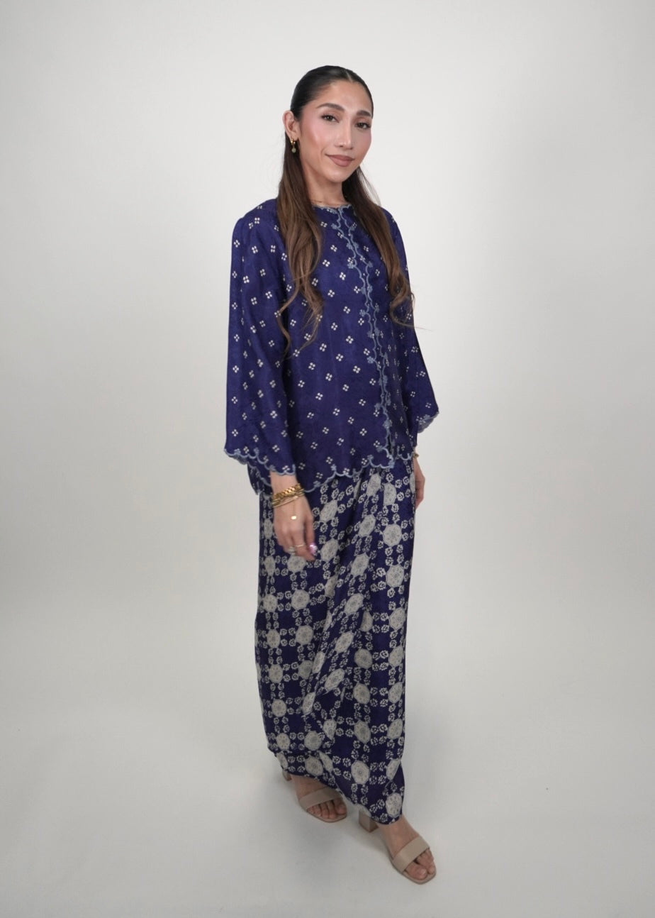 Qayla Dotty in Sapphire