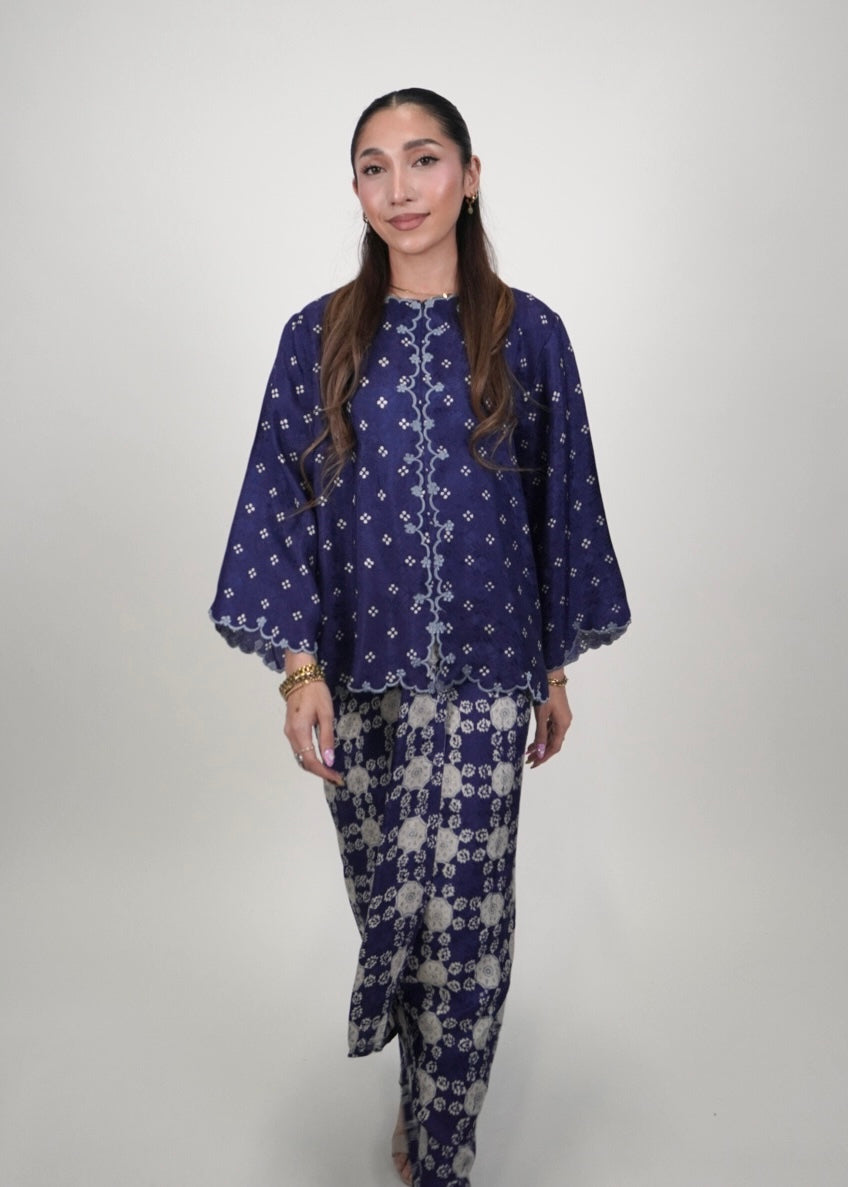 Qayla Dotty in Sapphire