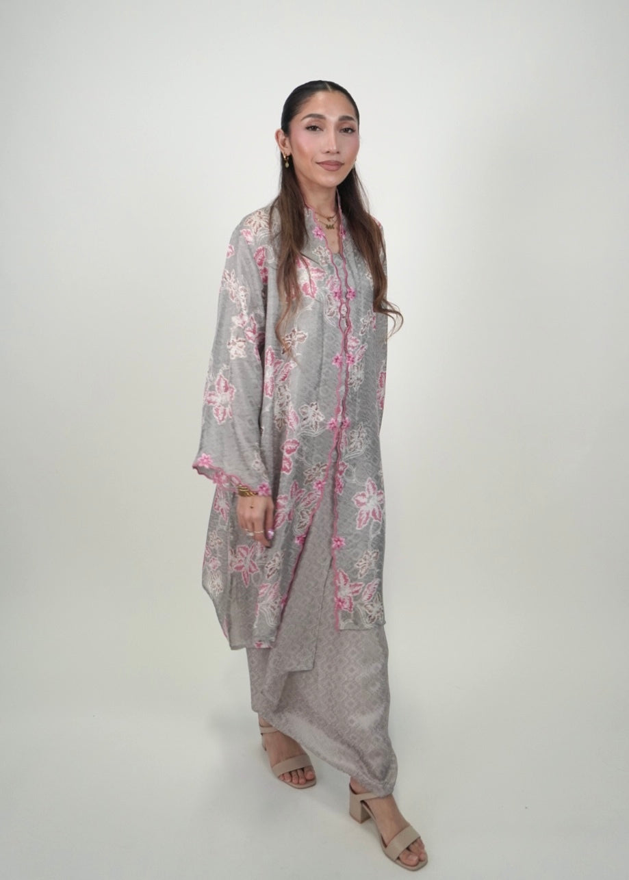 Kuntum Long Mekar in Pink Ash (DISPLAY SET)