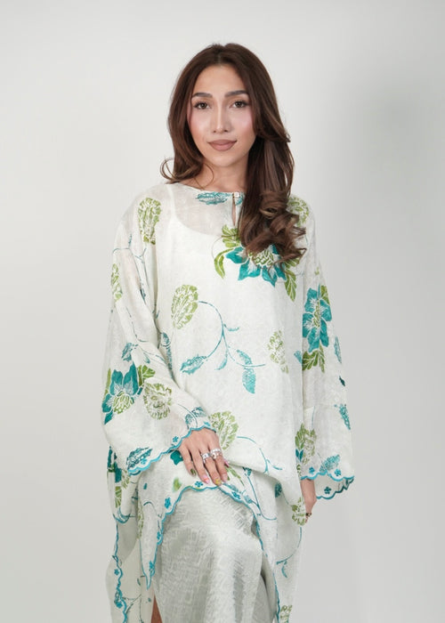 Chempaka in White Sage