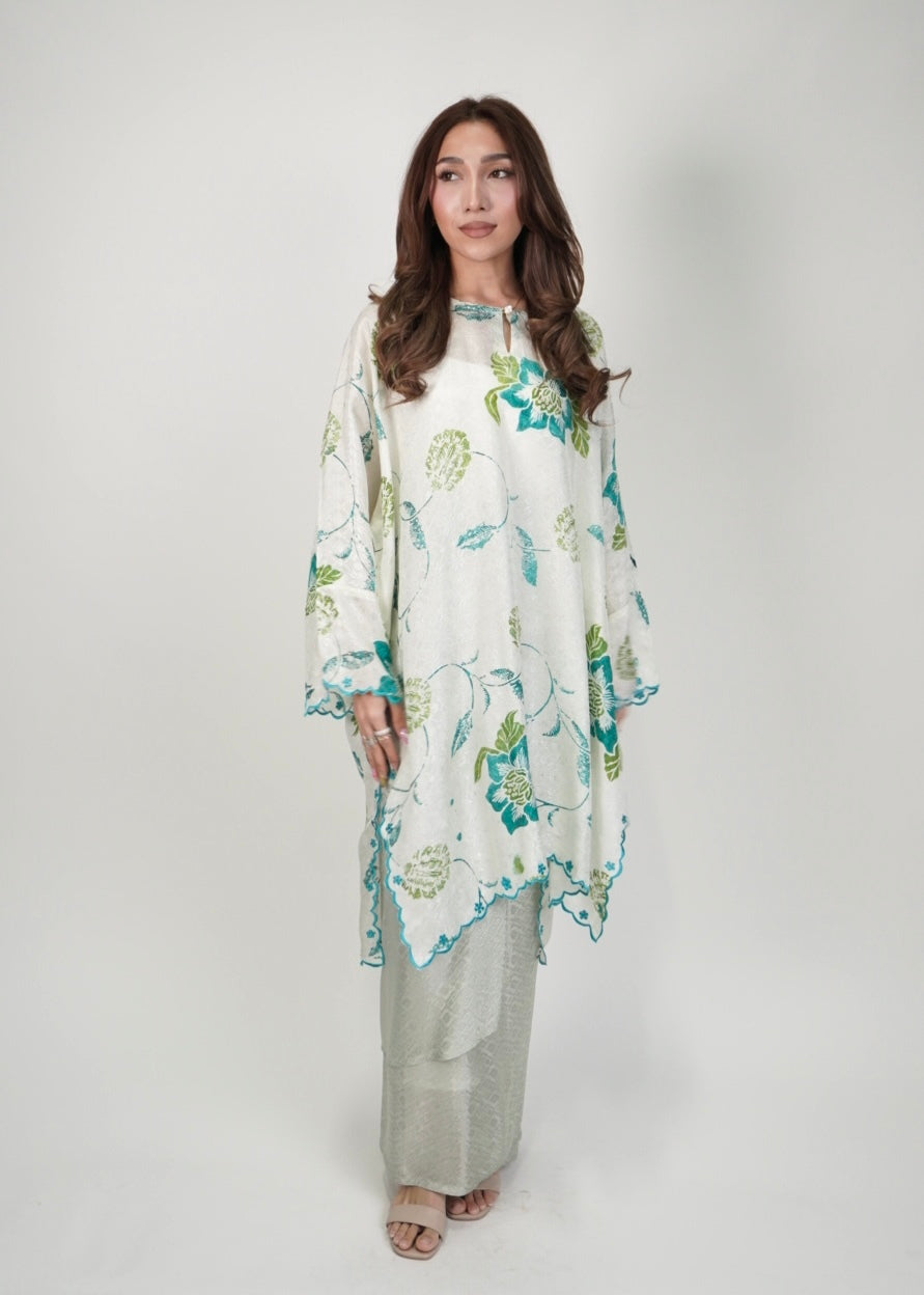 Chempaka in White Sage