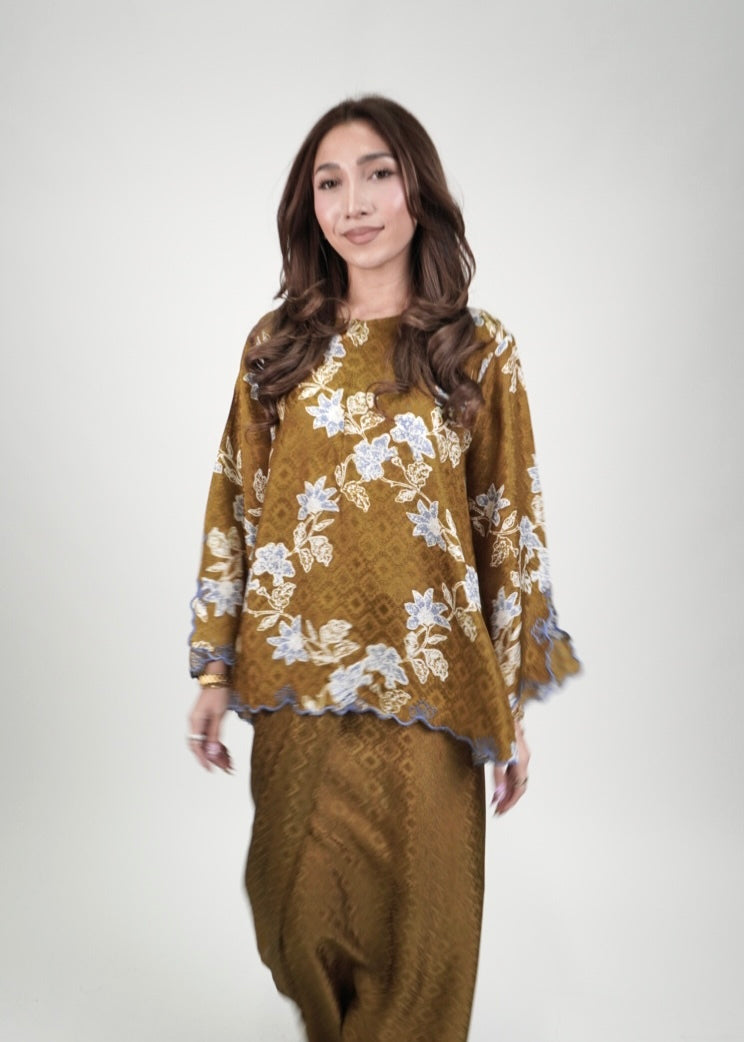 Chinta Mekar in Cider Brown