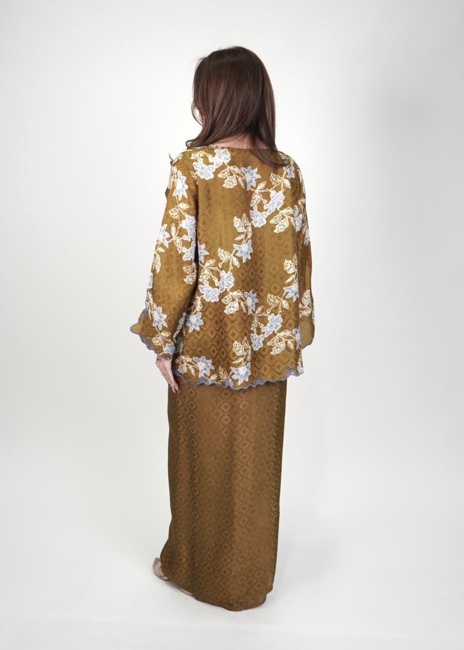 Chinta Mekar in Cider Brown