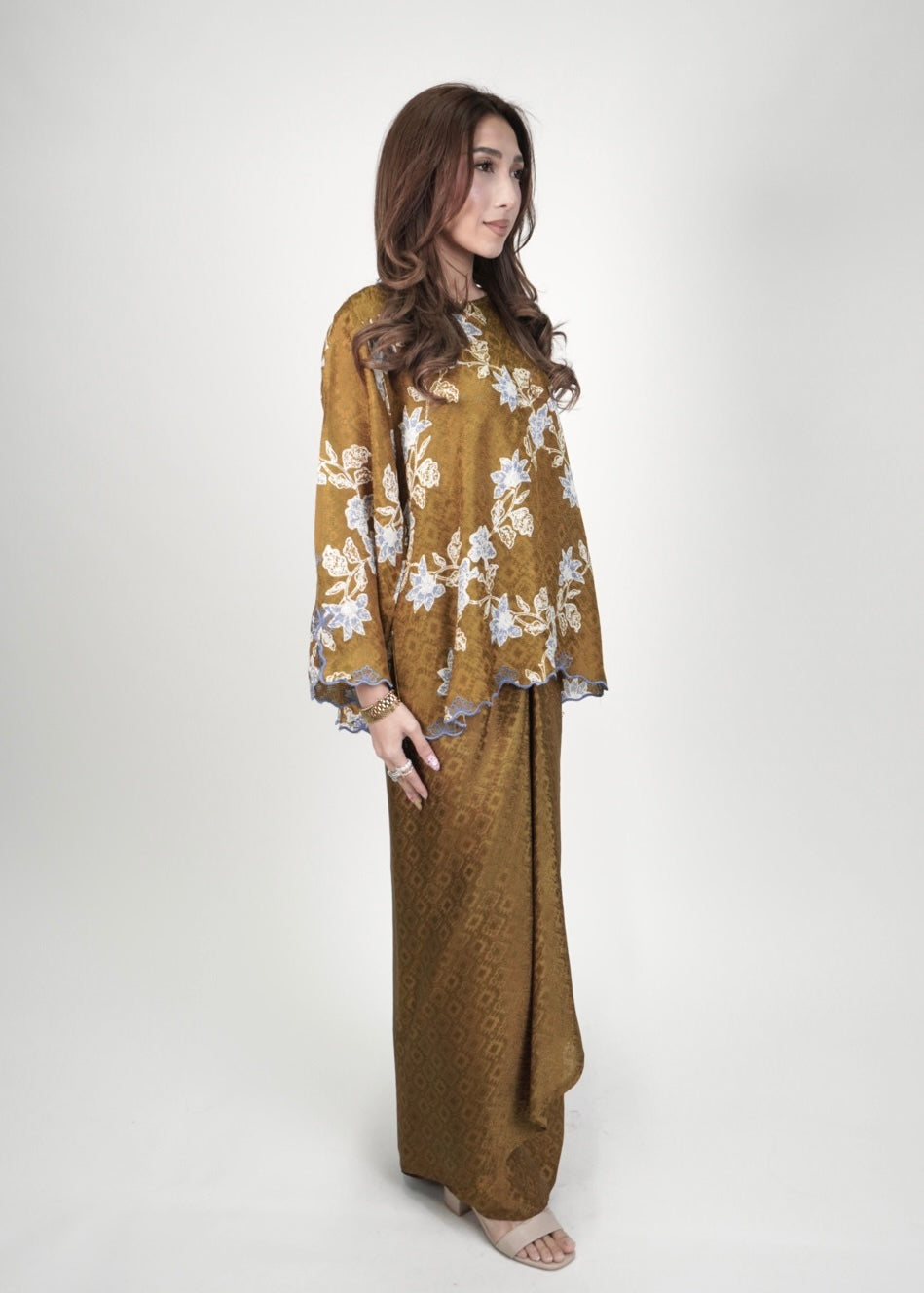 Chinta Mekar in Cider Brown