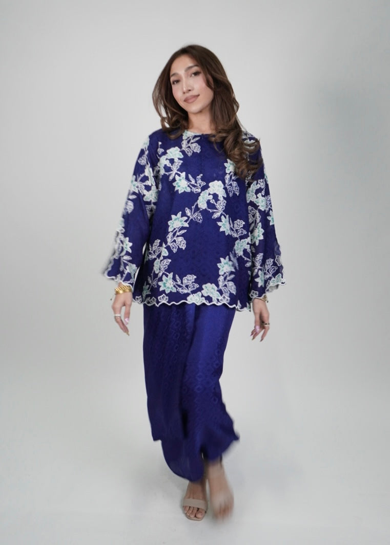 Chinta Mekar in Royal Blue