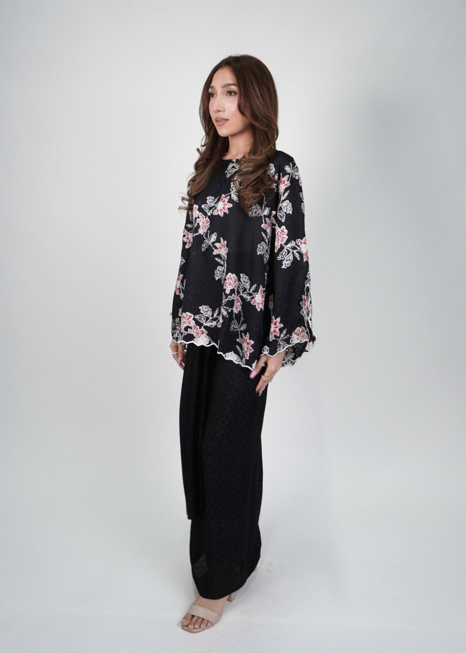 Chinta Mekar in Black