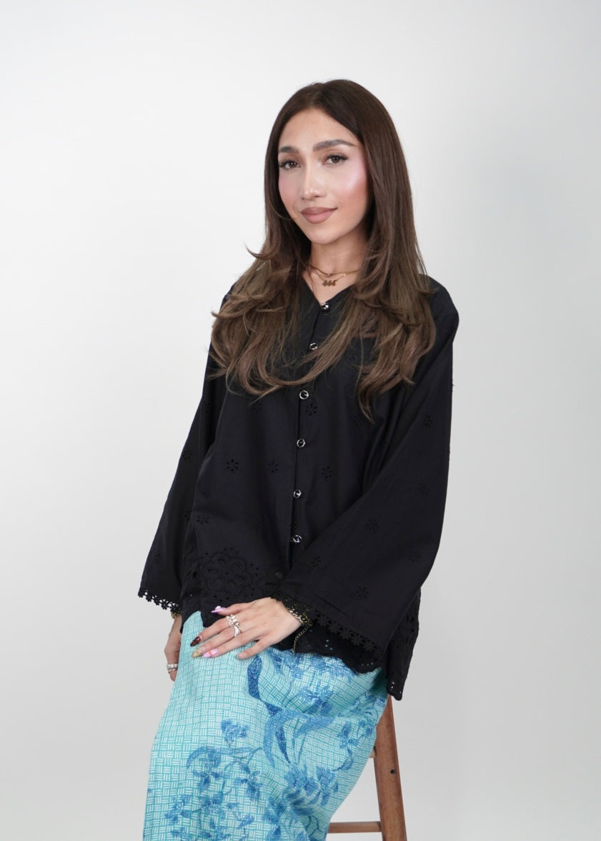 Mekar: Berbunga set in Soft Blue