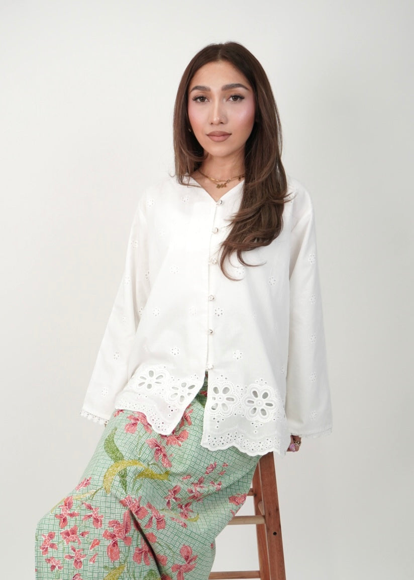 Mekar: Berputik set in Soft Green